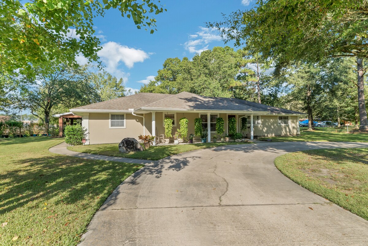 Building Photo - 59267 N Pearl Dr