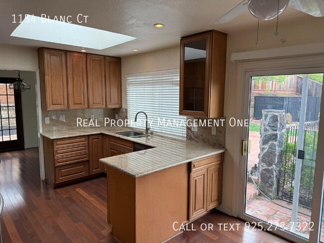 Building Photo - 1154 Blanc Ct