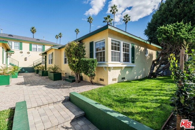 Building Photo - 2310 1/2 Pisani Pl