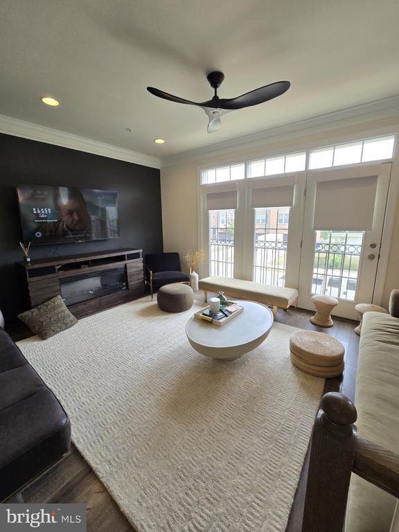 Building Photo - 2842 Golden Gate Ct