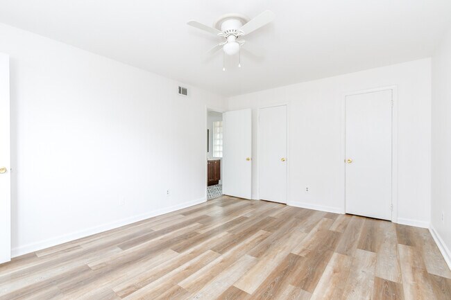 Building Photo - 346 Carpenter Dr NE
