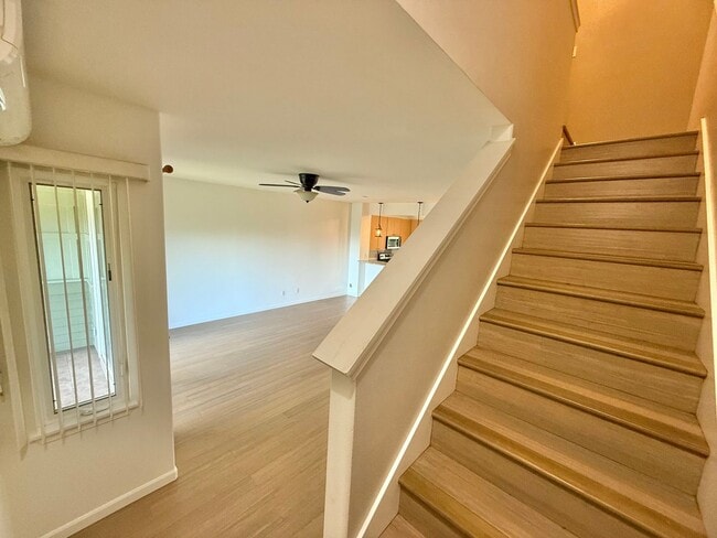 Building Photo - 3 Bedrooms / 2.5 Bathrooms Townhome at Ili...