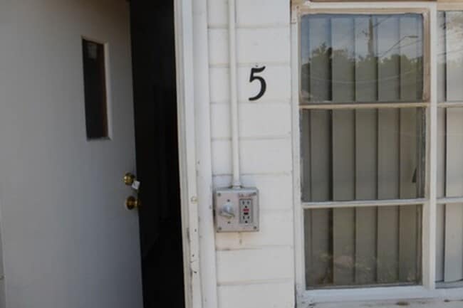 Building Photo - 1409 S Mill