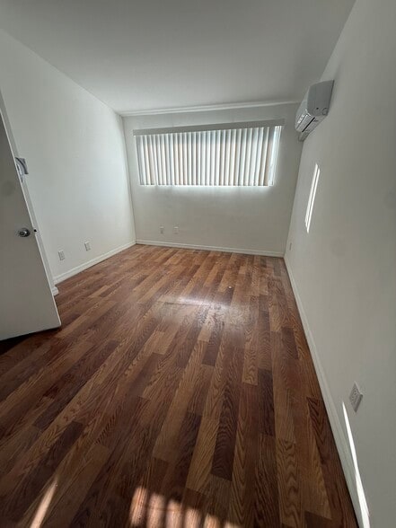 Bedroom 1 - 14642 Calvert St