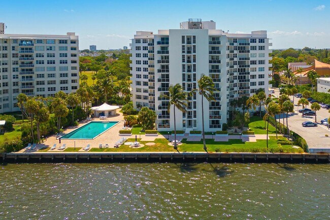 Building Photo - 2800 N Flagler Dr