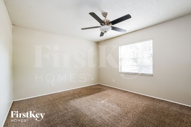 Building Photo - 1701 Freeman Dr