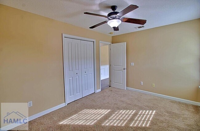 Building Photo - 119 Grandview Dr