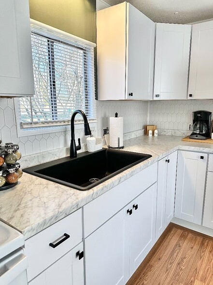 Building Photo - 4414 Holly Leaf Rd