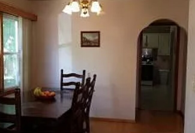 Building Photo - VIDEOTOUR: Remarkable 4-bedroom Home! PETS WELCOME