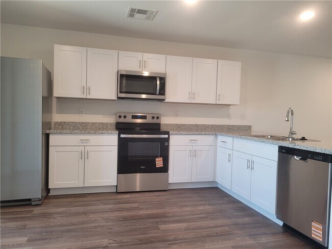 Building Photo - 2365 Tapatio Dr