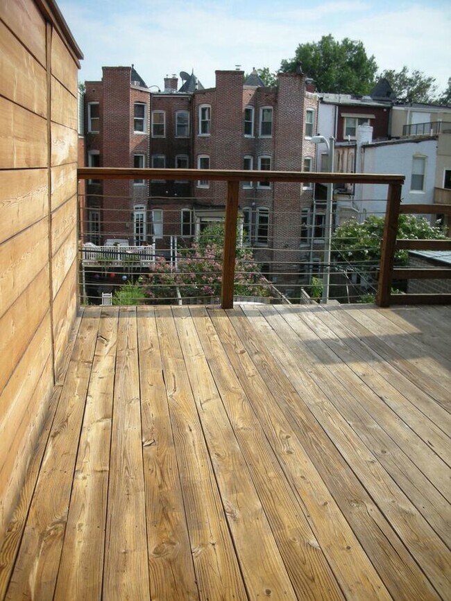 Building Photo - 1246 Columbia Rd NW