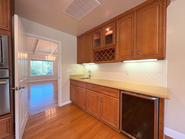 Building Photo - Charming Single Family Home in Los Altos H...