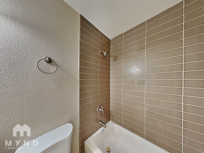 Building Photo - 2336 Villanova Cir