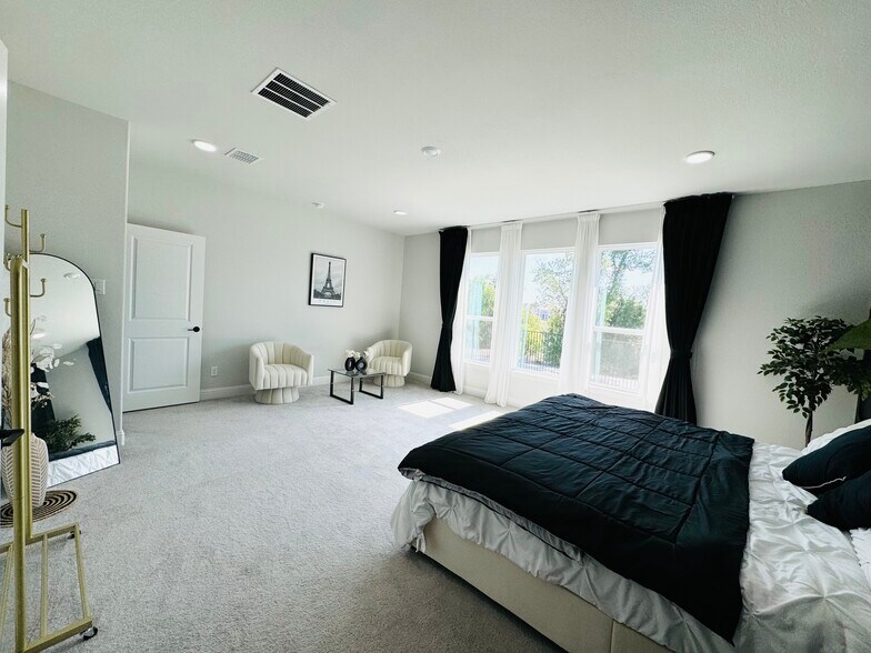 Building Photo - 2801 Riverview Rd