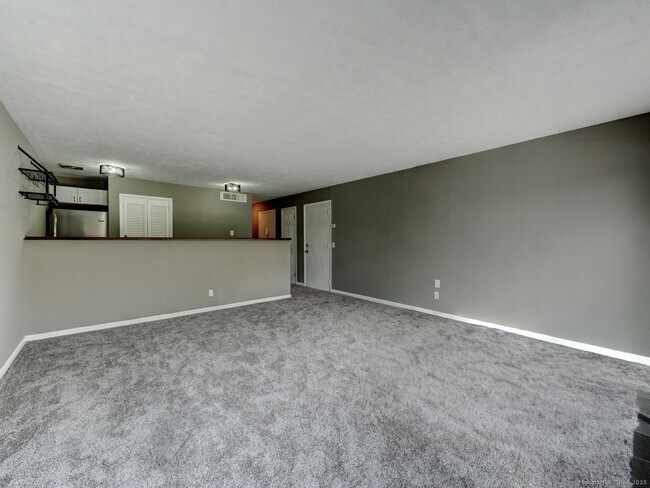 Building Photo - 105 Florence Rd