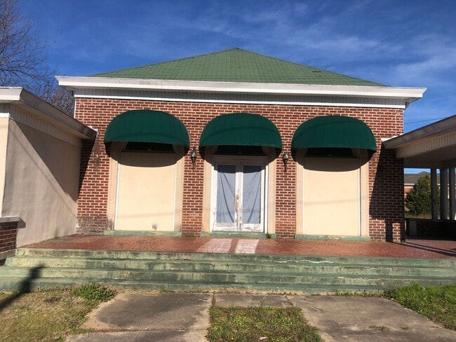 Building Photo - 1304 Drayton St