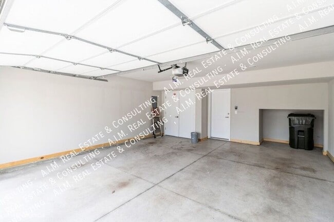 Building Photo - 284 Caspian Ct