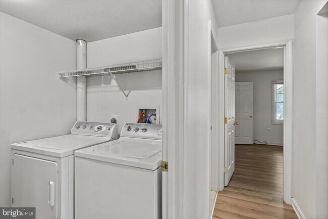 Building Photo - 110 Westwick Ct