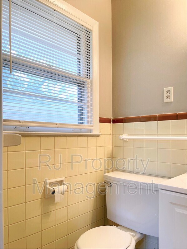 Building Photo - 1711 Goodhaven Dr