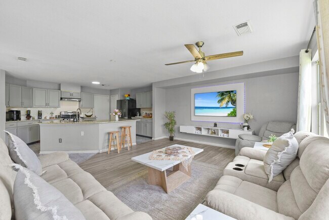 Building Photo - 1022 Americana Dr