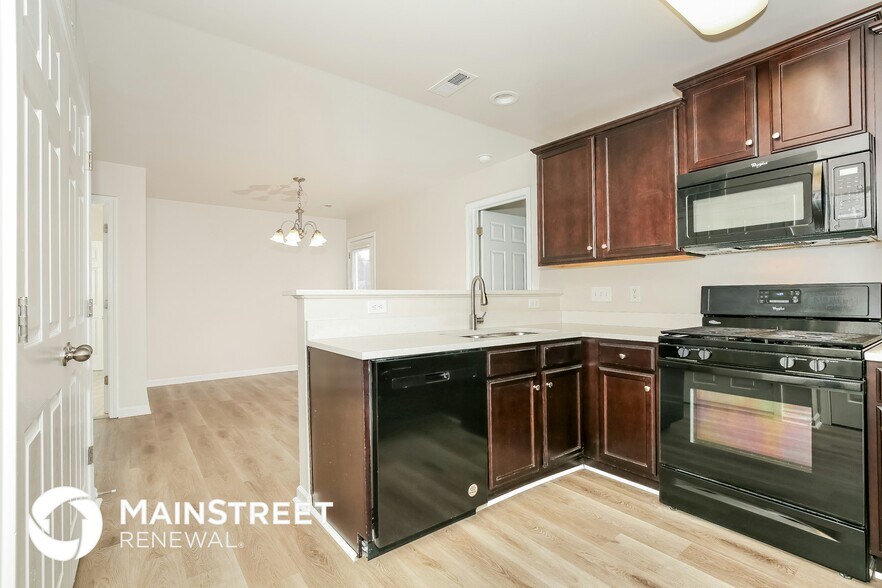 Building Photo - 2802 Wild Poplar Way
