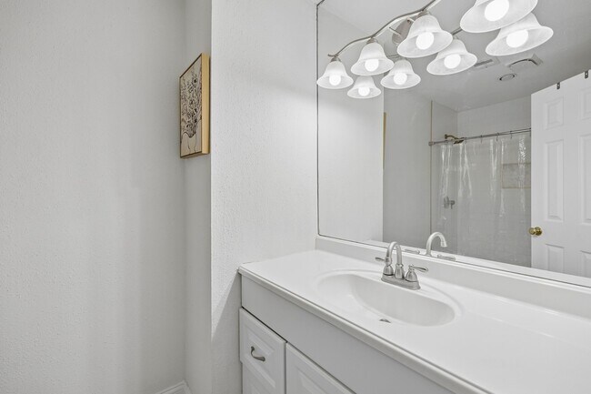 Building Photo - 2601 Augusta Dr