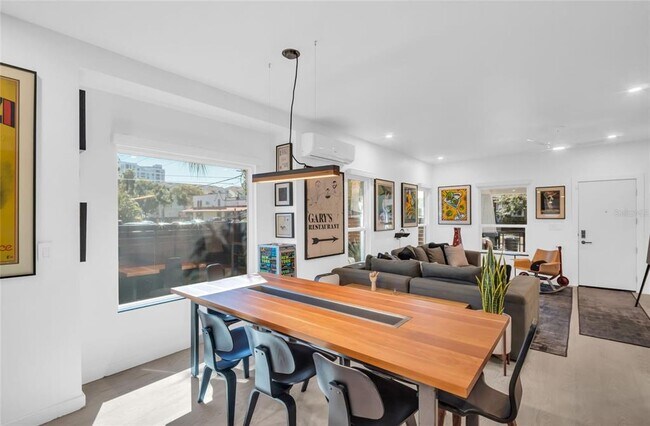 Building Photo - 747 2nd St N