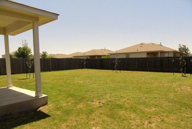 Building Photo - 909 Remington Dr