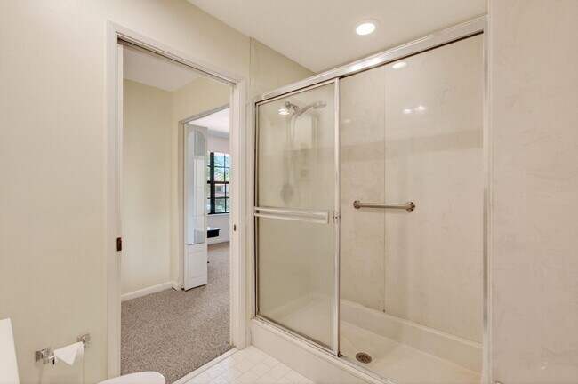 Building Photo - 7865 La Mirada Dr