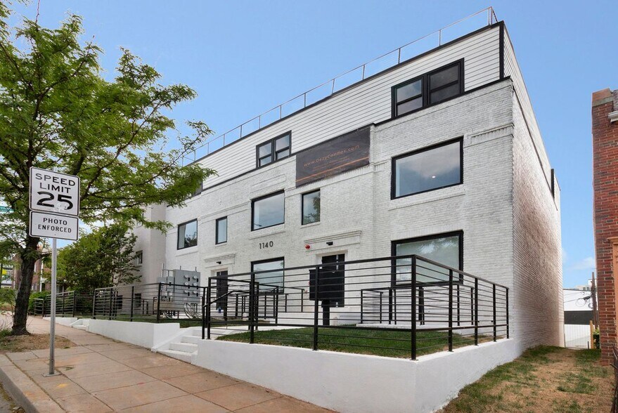 Building Photo - 1140 17th St NE
