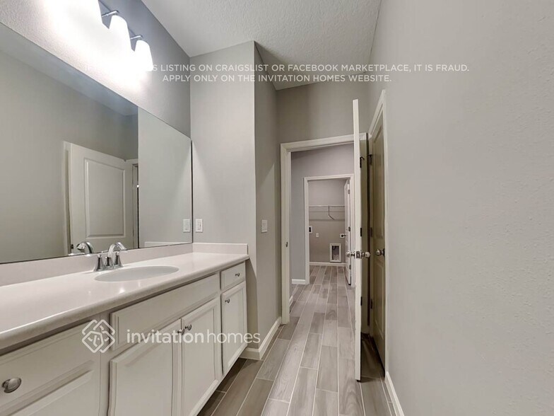 Building Photo - 7935 Chamomile Ct