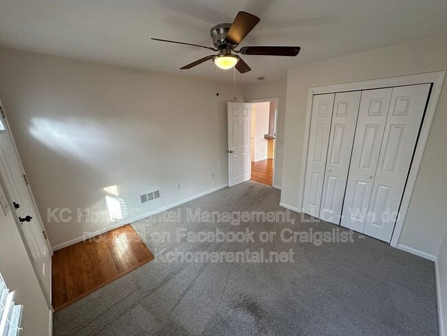 Building Photo - 1903 W 43rd Pl