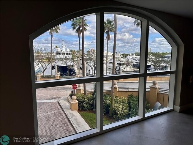 Building Photo - 1010 Seminole Dr