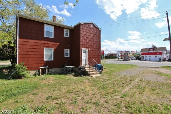 Building Photo - 520 Hamilton Blvd