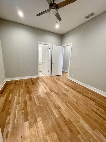 Building Photo - 4555 N Ravenswood Ave
