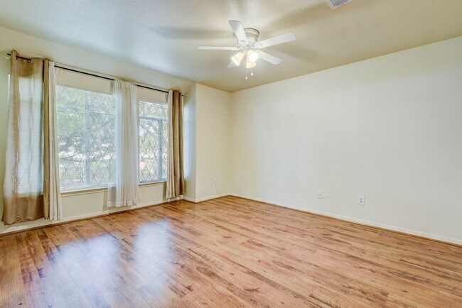 Building Photo - 6422 Burgoyne Dr.
