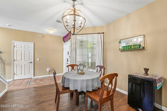 Building Photo - 1629 Sandy Springs Dr
