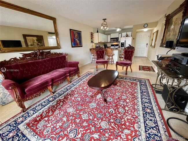 Building Photo - 8005 Lake Dr