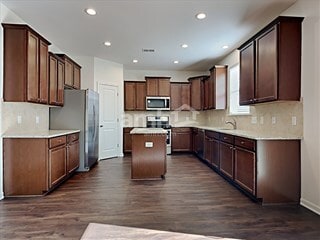 Building Photo - 137 Blackwater Way