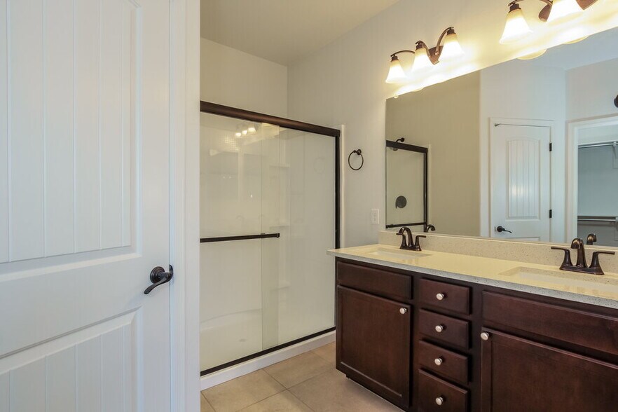 Building Photo - 12051 W Tether Trl