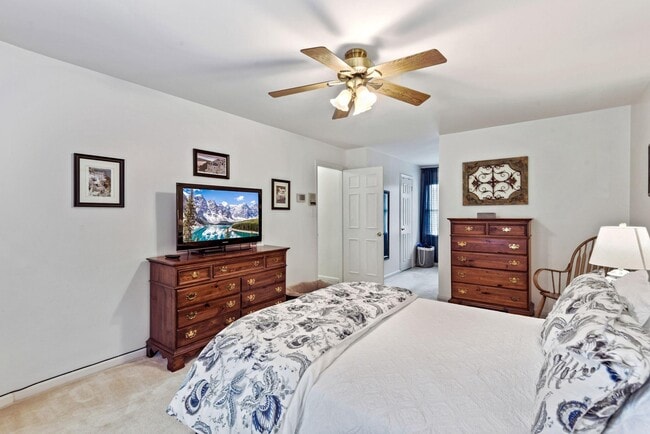 Building Photo - 2131 Silentree Dr