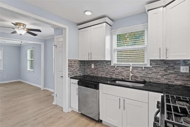 Building Photo - 701 Daniel Ave