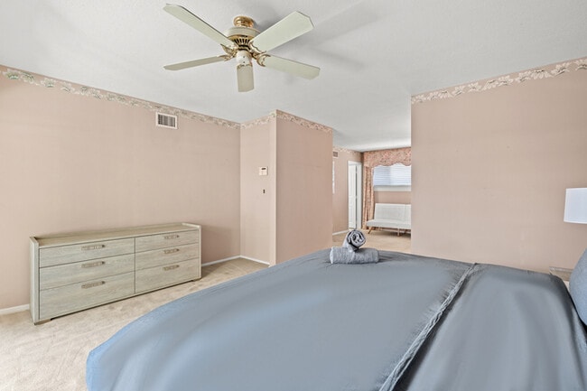 Building Photo - 1342 Skyline Dr