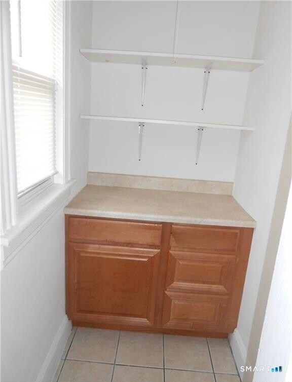 Building Photo - 166 Booth St