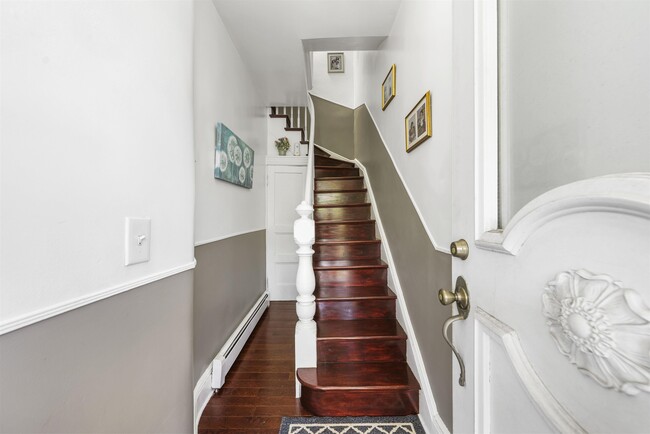 Building Photo - 61 46th St