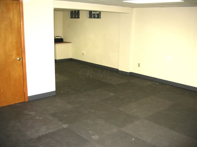 Building Photo - 1999 Shadeview Ct