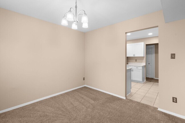 Building Photo - 2 Bed 1.5 Bath - Georgetown Village Condo ...