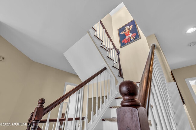 Building Photo - 2 Tradewinds Ln