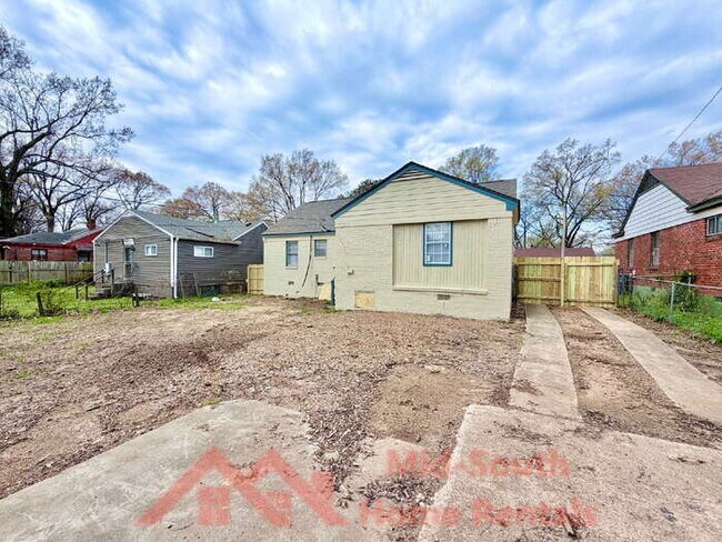 Building Photo - 1156 Brower St