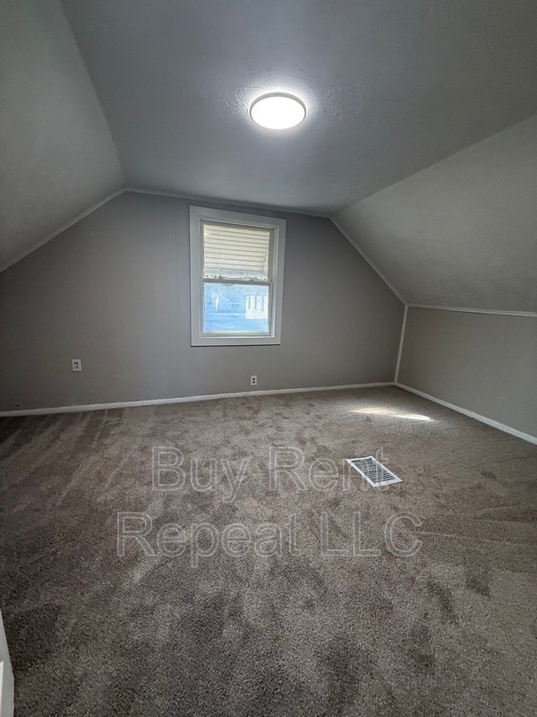 Building Photo - 12735 Vernon Ave